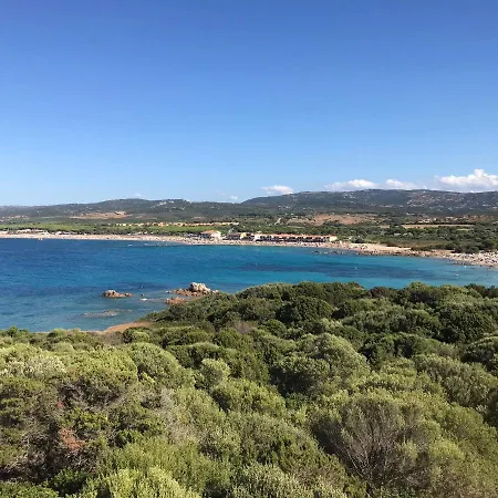 Accogliente Trilocale Con Terrazzo Vista Mare, Mirice - Vignola Mare *