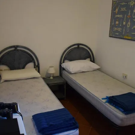 Apartament Accogliente Trilocale Con Terrazzo Vista Mare, Mirice - Vignola Mare *