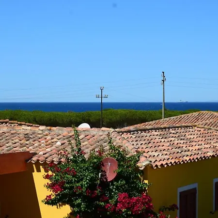 Accogliente Trilocale Con Terrazzo Vista Mare, Mirice - Vignola Mare Li Valcaggi