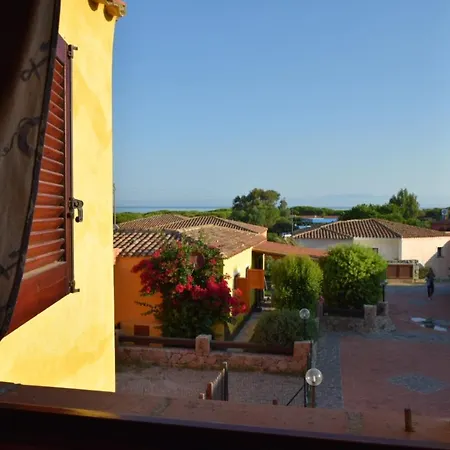 Accogliente Trilocale Con Terrazzo Vista Mare, Mirice - Vignola Mare דירה