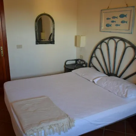 Apartmán Accogliente Trilocale Con Terrazzo Vista Mare, Mirice - Vignola Mare Li Valcaggi
