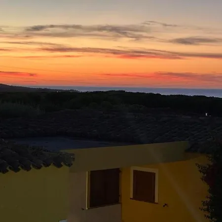 Accogliente Trilocale Con Terrazzo Vista Mare, Mirice - Vignola Mare Li Valcaggi
