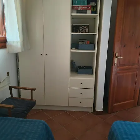 Accogliente Trilocale Con Terrazzo Vista Mare, Mirice - Vignola Mare *