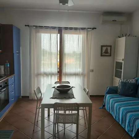 Accogliente Trilocale Con Terrazzo Vista Mare, Mirice - Vignola Mare * Li Valcaggi